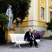 Lada Schmidt on My World.