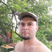 Nikolay Nimenomainen on My World.